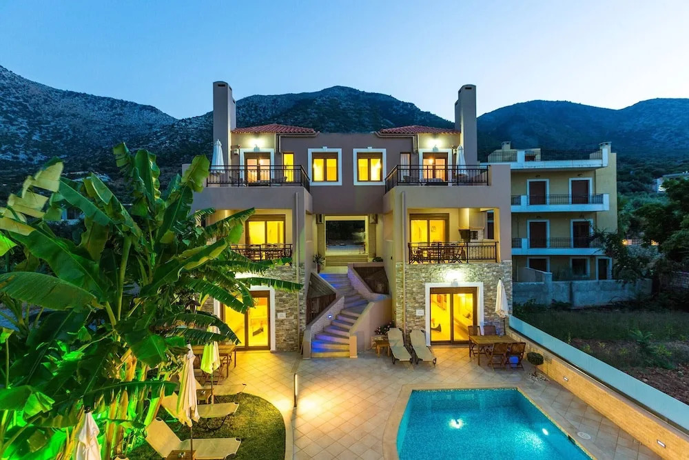 If on Vacation in Rethymnon, Crete This is a Grand Selection