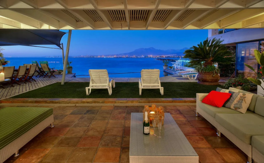 185 on BEACH Boutique Suites