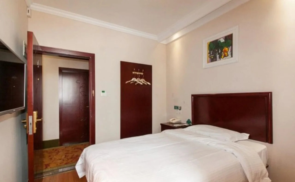 GreenTree Inn Jiangsu Wuxi Yangjian Xihu Road Express Hotel