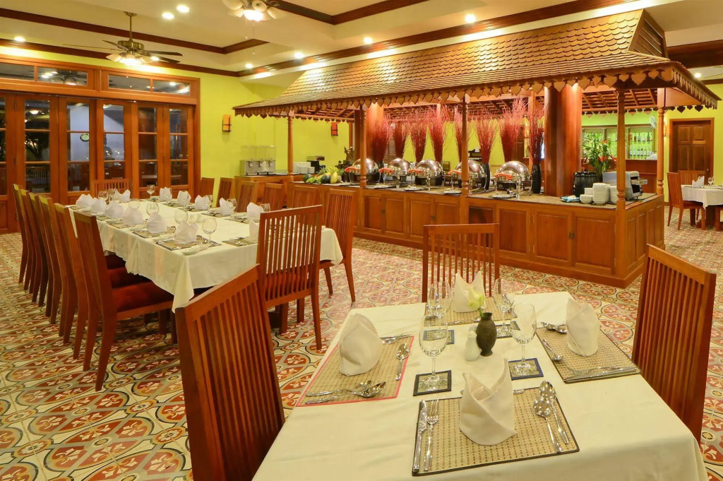 Royal Crown Hotel & Spa