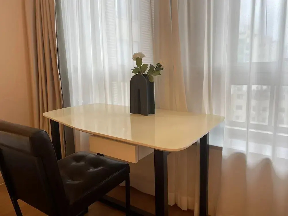 Shanghai Lerongju Boutique Apartment Metro Line 8 20meter