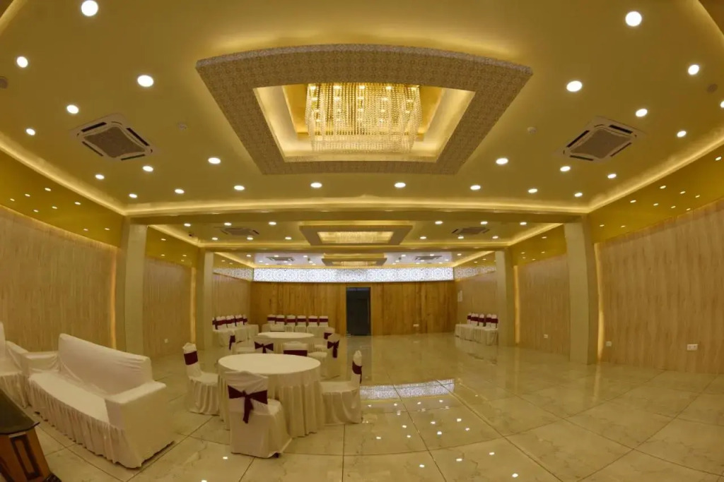 Hotel Ratana International