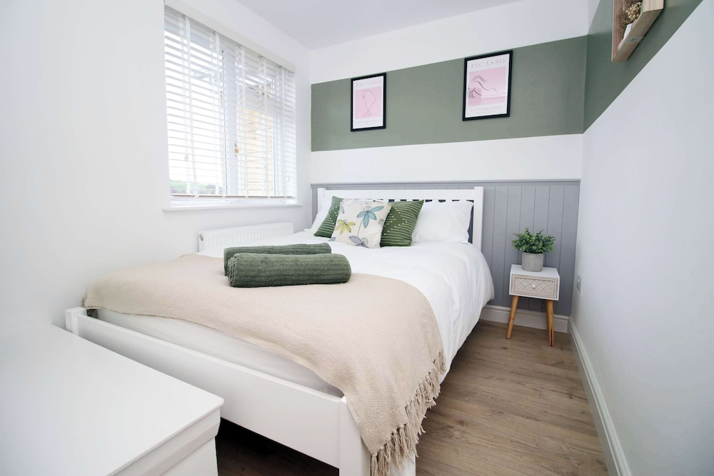 Stylish 3 Bed Home In Bath - Private Parking Wifi