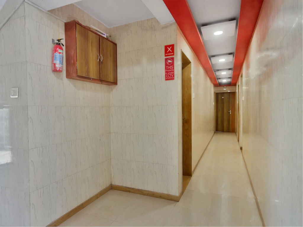 OYO 11423 Hotel Royal Darbar