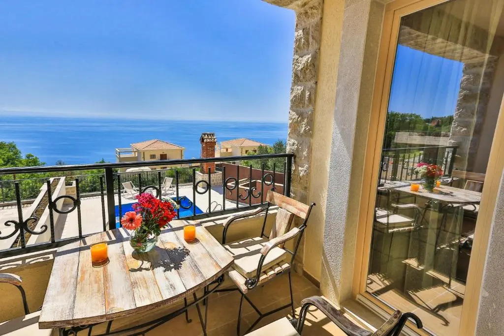 Sunny Villas