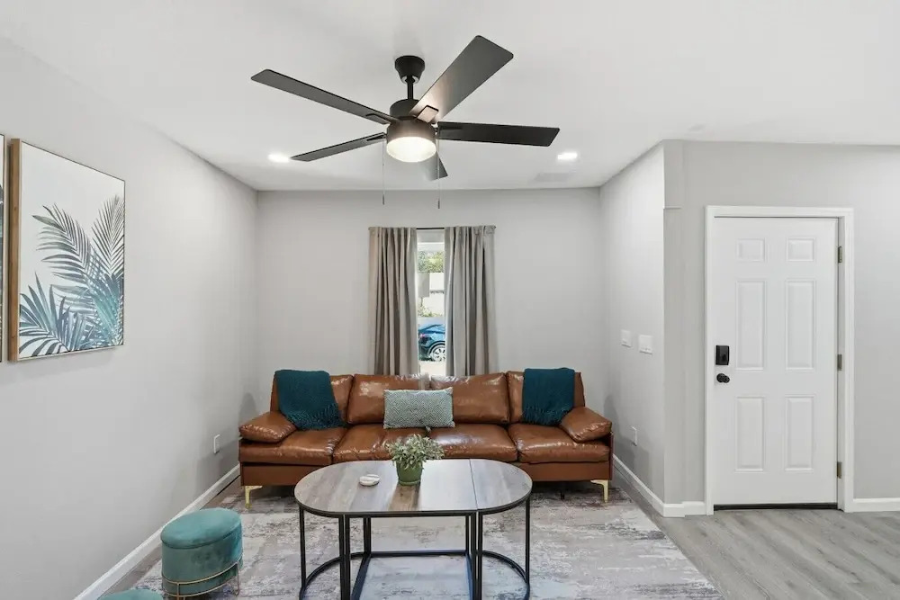 Spacious 4BR Haven Perfect for Groups Near DT