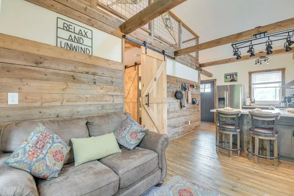 Historic Charm + Modern Luxury: 6 Mi to Stowe Mtn