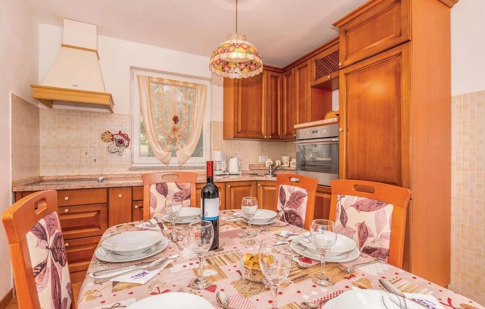 2 Bedroom Gorgeous Apartment In Polje