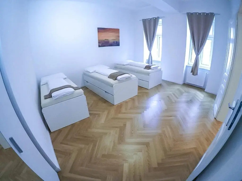 Raimond Apartment Ottakring Top 14