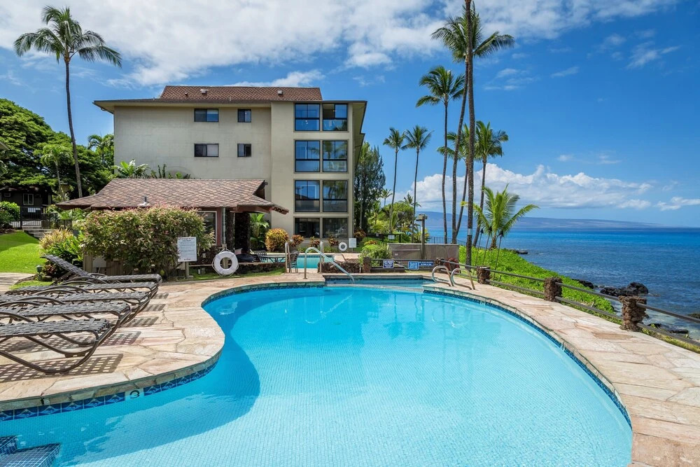 Noelani 304 3bdrm 2.5 Bath 3 Bedroom Condo by RedAwning