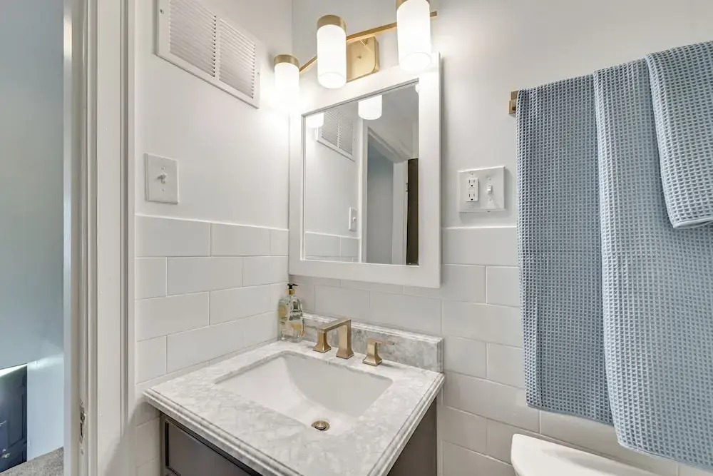 3 Mi to Dtwn: Updated Home w/ Hot Tub in Lexington