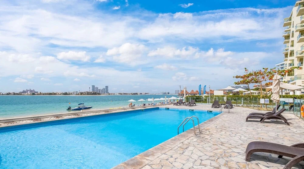 LUX Holiday Home - Royal Bay 1