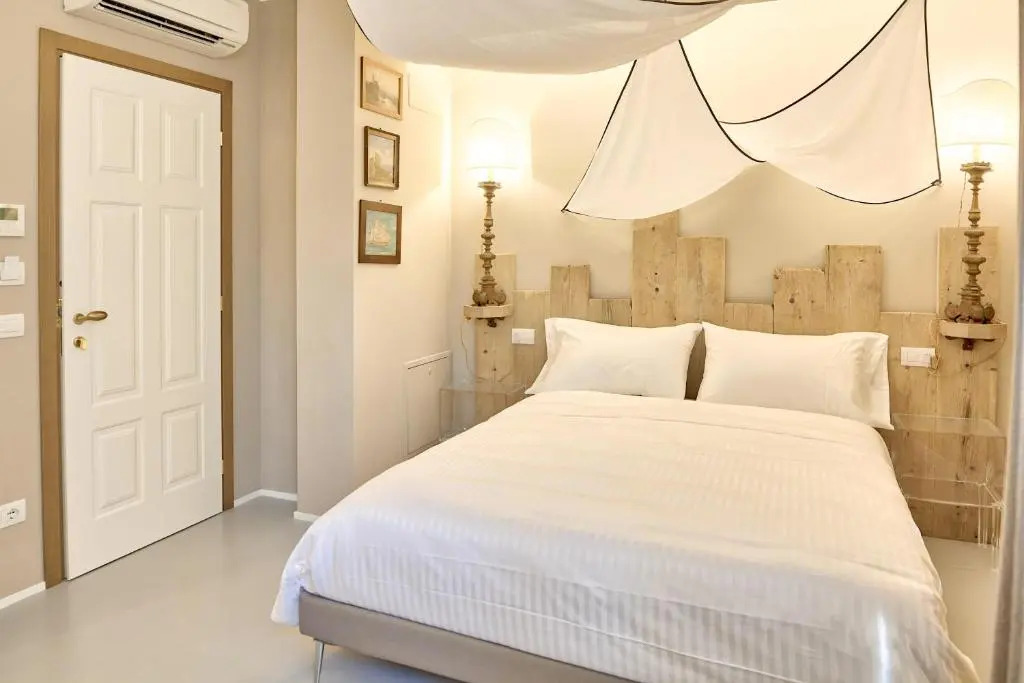 AMare Luxury Rooms