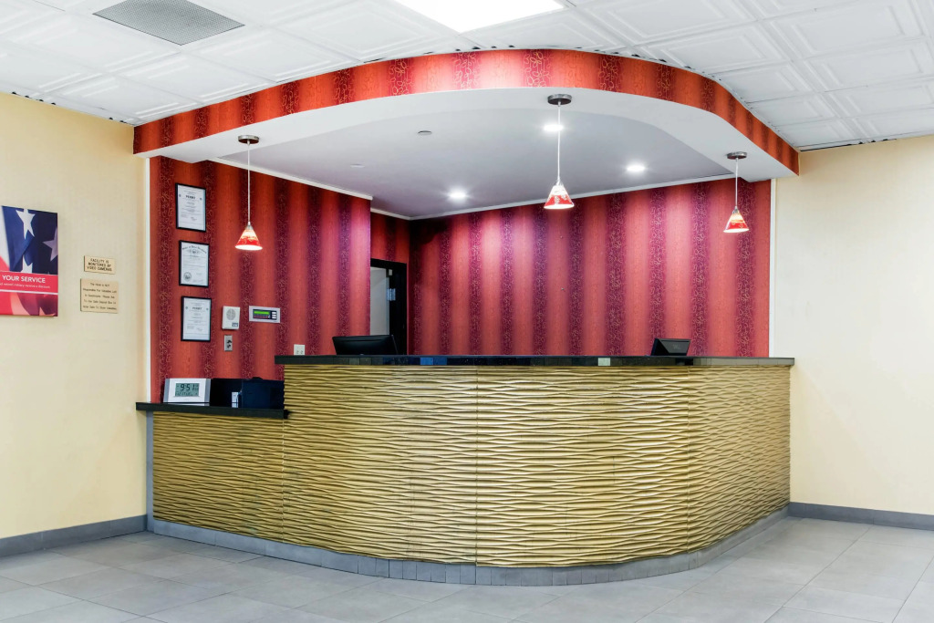 Quality Inn & Suites Charleston - Civic Center