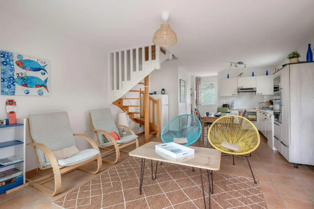 Maison pour 5 - Grand jardin - 500m de la mer