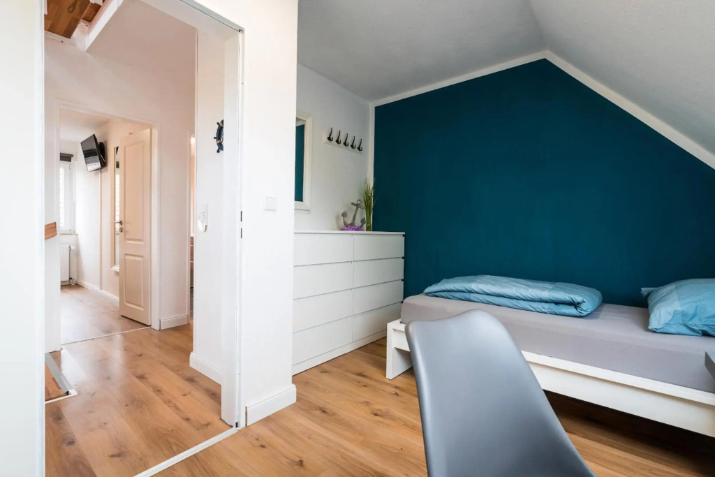 Ferienhaus Steuerbord mit Kamin, Terrasse und Boot