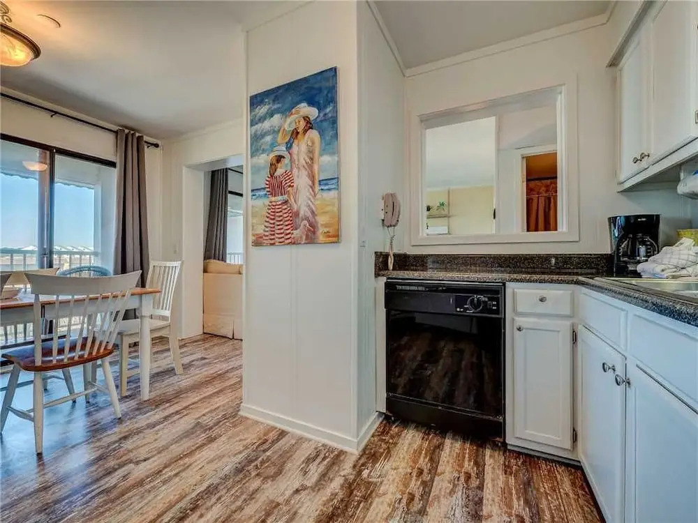 Beach & Tennis Admirals Row 440 - Two Bedroom Condo