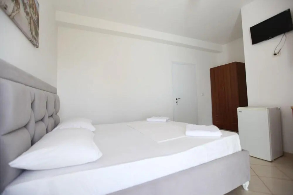 Joni Apartments