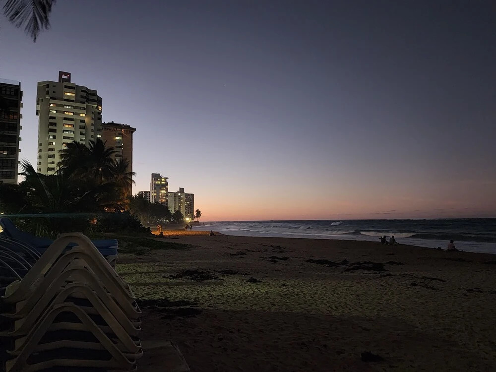 Gorgeous 1-Bedroom Beachside Suite