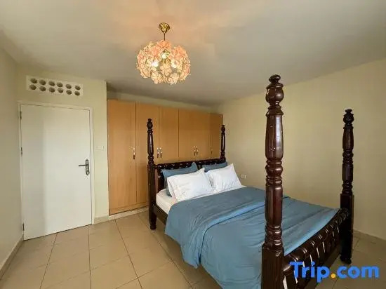 Luxury Lakeview flat 8 mins from Speke Resort