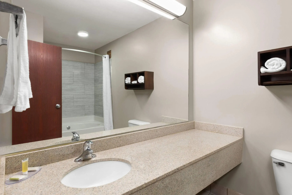 Super 8 by Wyndham Shepherdsville - Louisville South I65