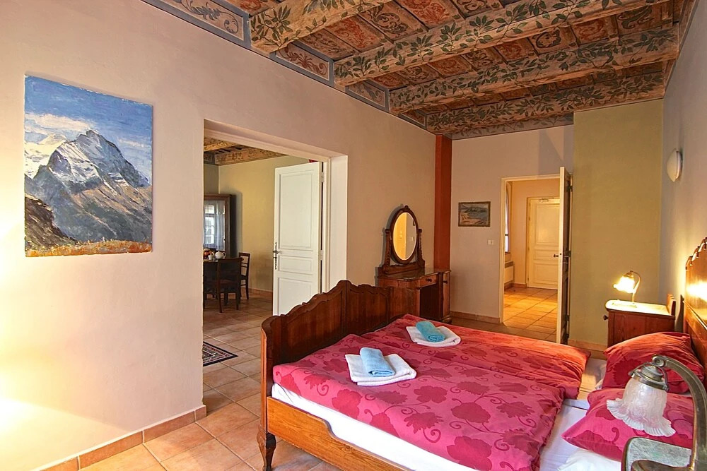 Rustic 2 Bedroom apt in the Heart of Mala Strana