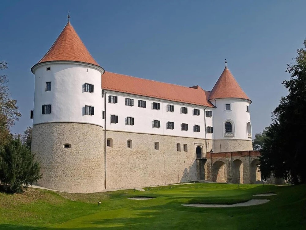 Mokrice Castle Estate