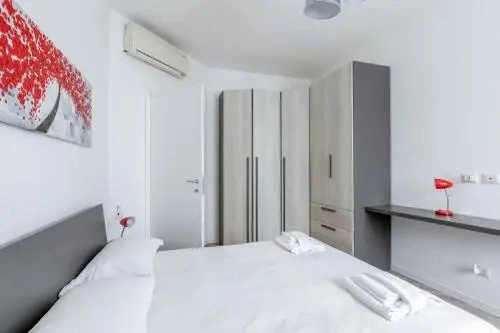 Piazza De Angeli M1 Comfortable Flat With Balcony