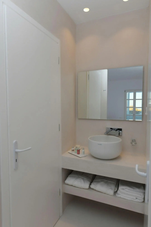 The Ammonite Resort – Adults Only