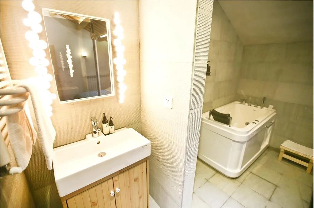Hangzhou West Lake Longshang Boutique Hotel