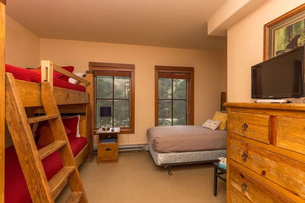 Oro Grande #206 - 2 Br Condo