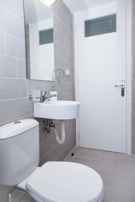 Sunny and Minimal apt in Glyfada With 3 Bdrm