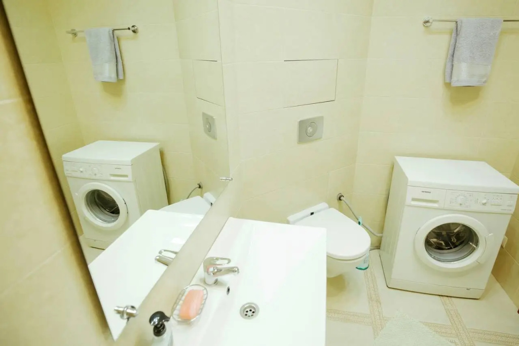 Sobornaja 14 Dvuhkomnatnye apartamenty v ZhK "Zolotye kupola"