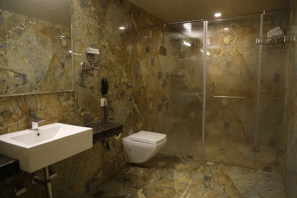 Neel's City Resort