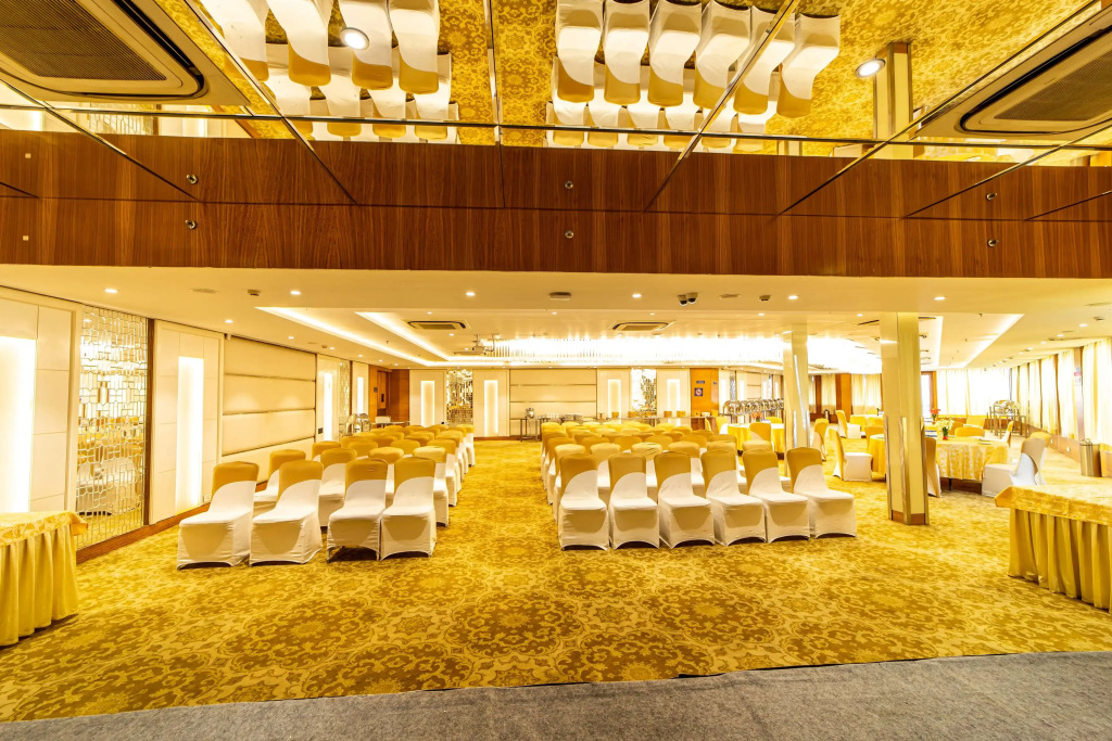 Golden Hotel