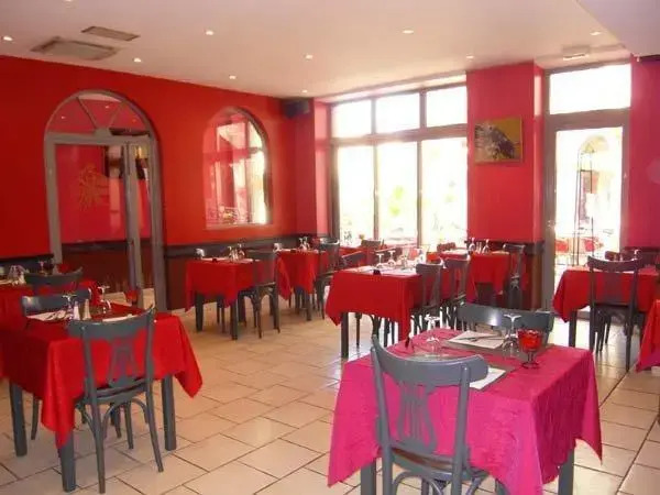 Hôtel Brasserie des Arènes