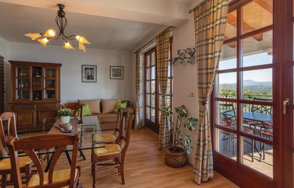 Stunning Home in Labin With Wifi and 2 Bedrooms