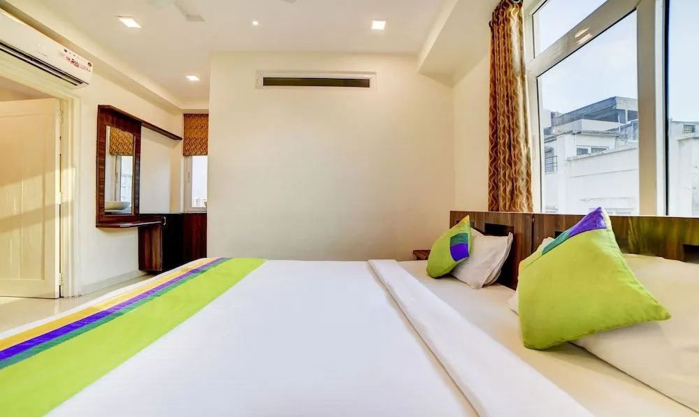Hotel Spring Leaf