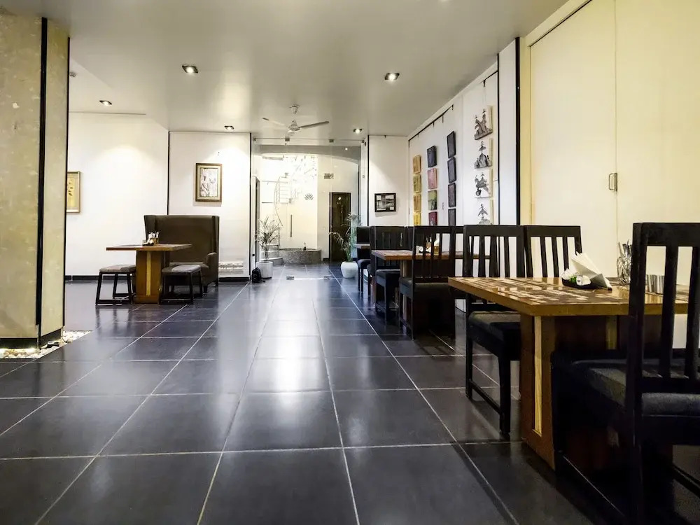OYO 11166 The Saneer Boutique Hotel