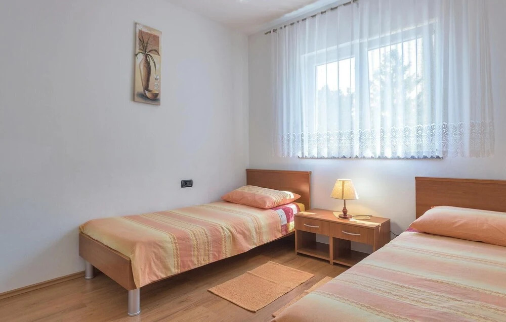 Beautiful Home in Fazana With Wifi and 5 Bedrooms
