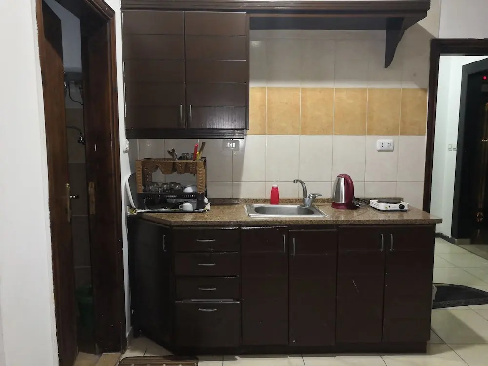 Amnah Apartments