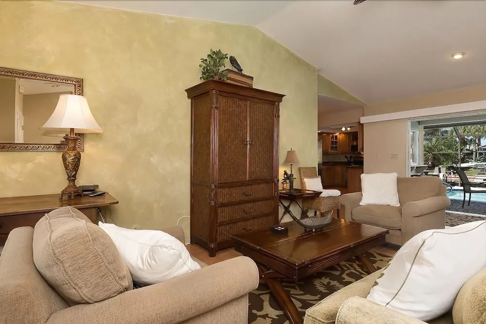 1650 Galleon Court