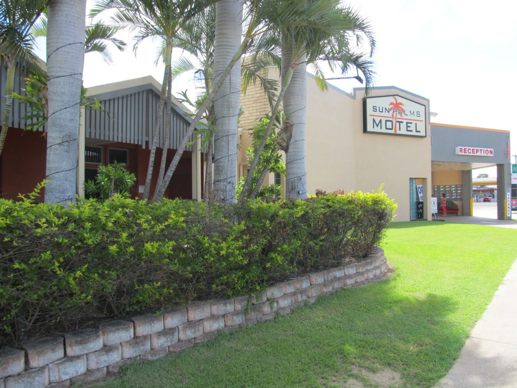 SunPalms Motel