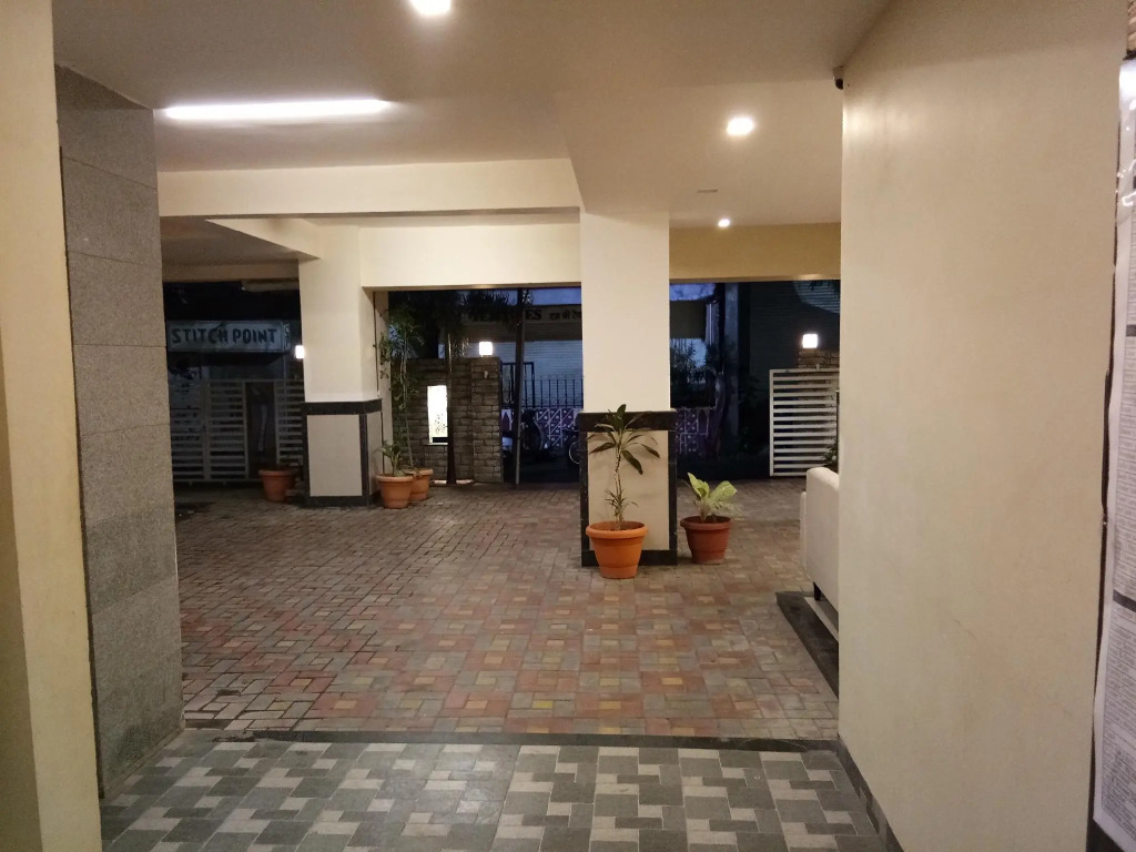 The JK Hotel - Opp Railway Station