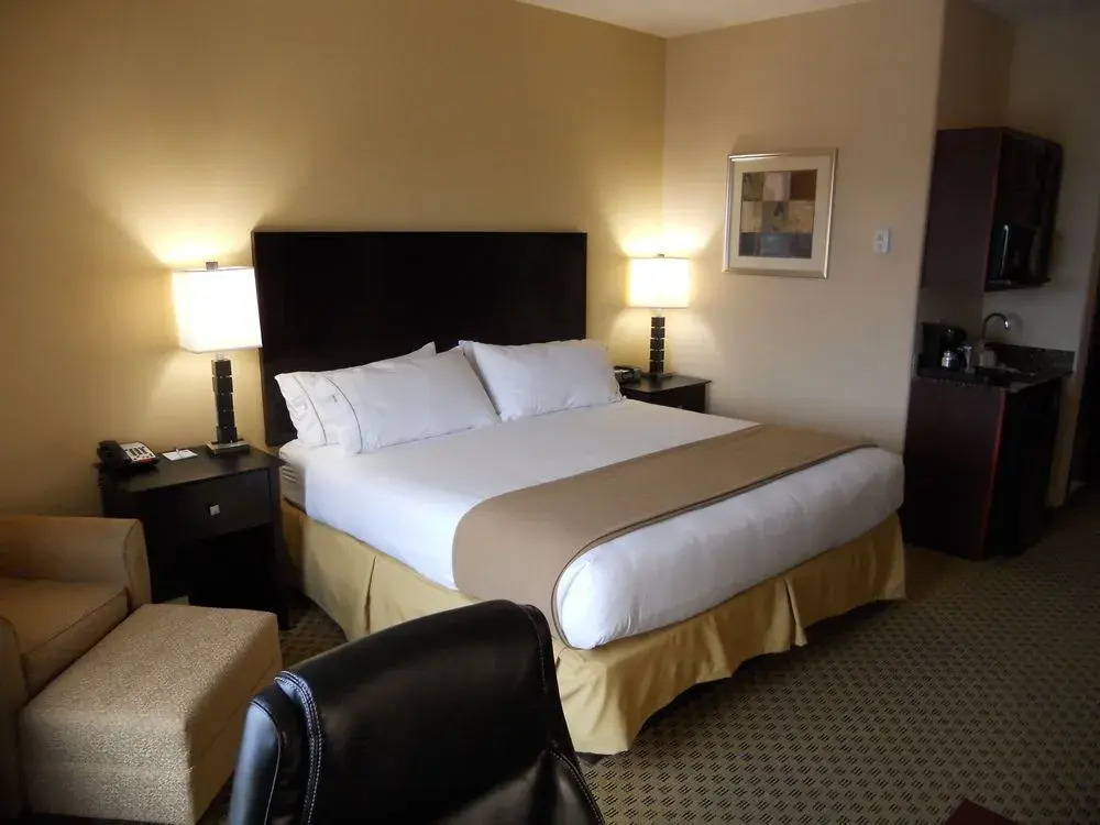 Holiday Inn Express & Suites Oklahoma City West-Yukon by IHG