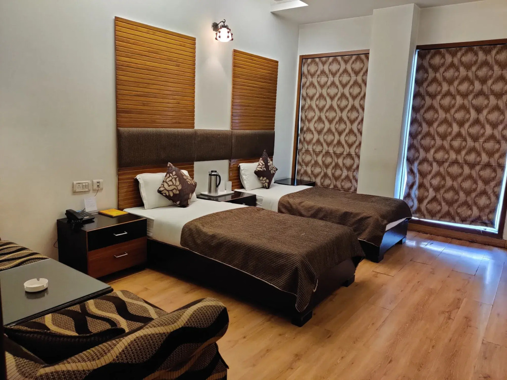 Hotel Haris Court Lajpat Nagar