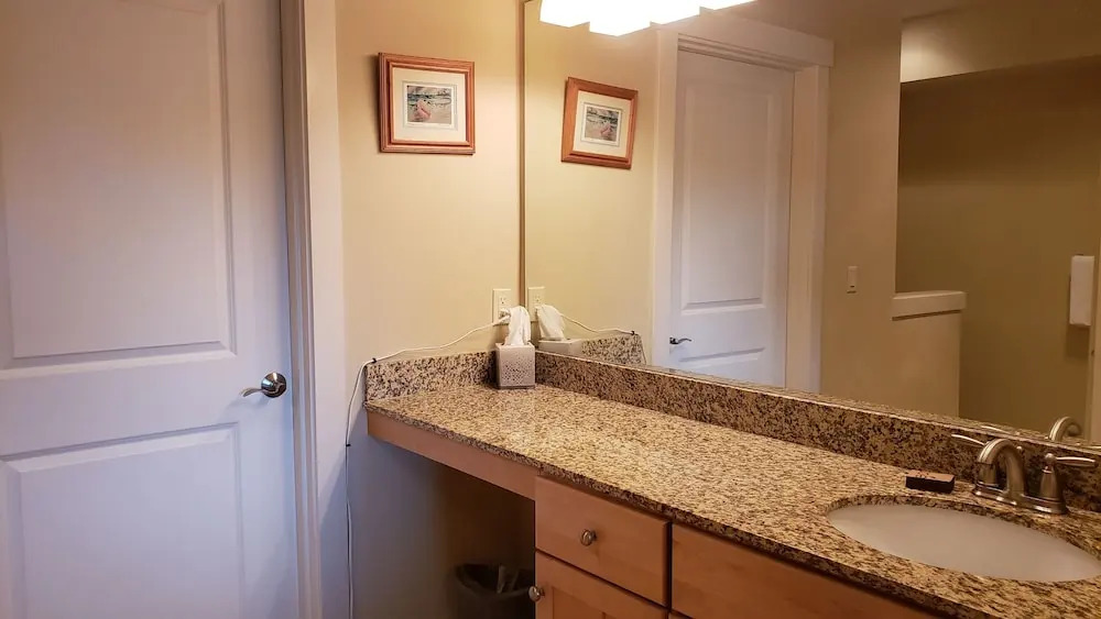 Riverview 2 Bedroom Condo