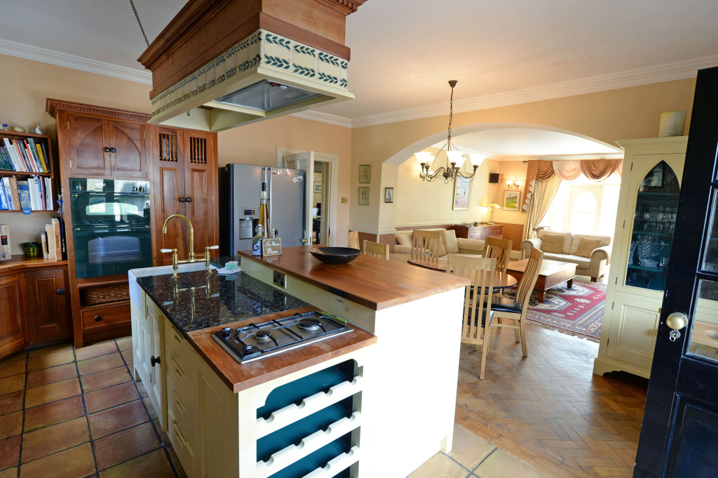 The Priory - Country Manor House, Log Burner, Sea Views, Pet Friendly