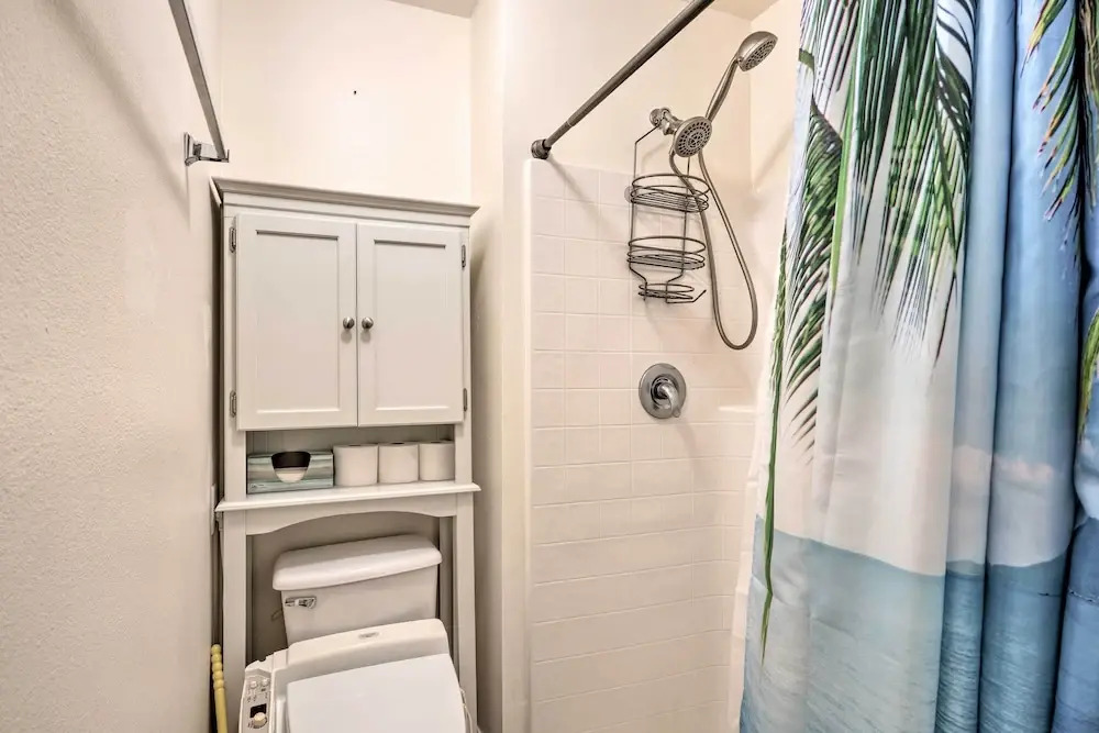 Game Room + Fenced Yard: Home Near Disney World!