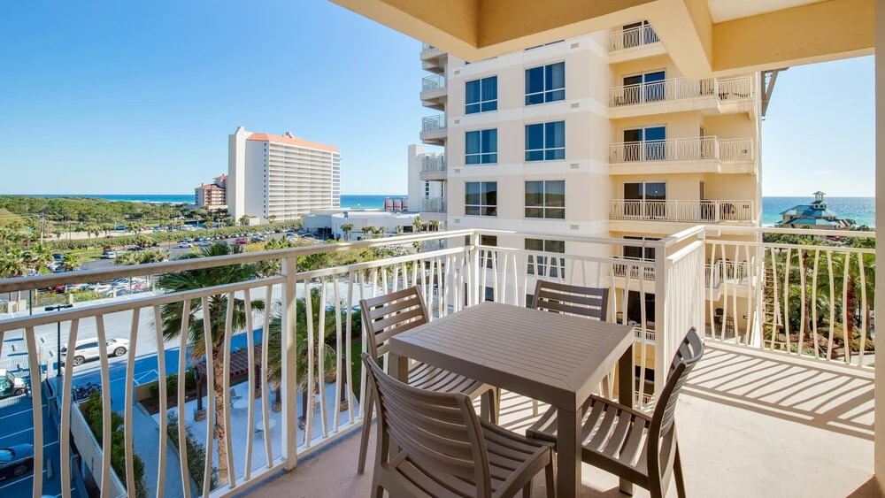 Luau I 6503 - Flr5 - 1BR 1BA -